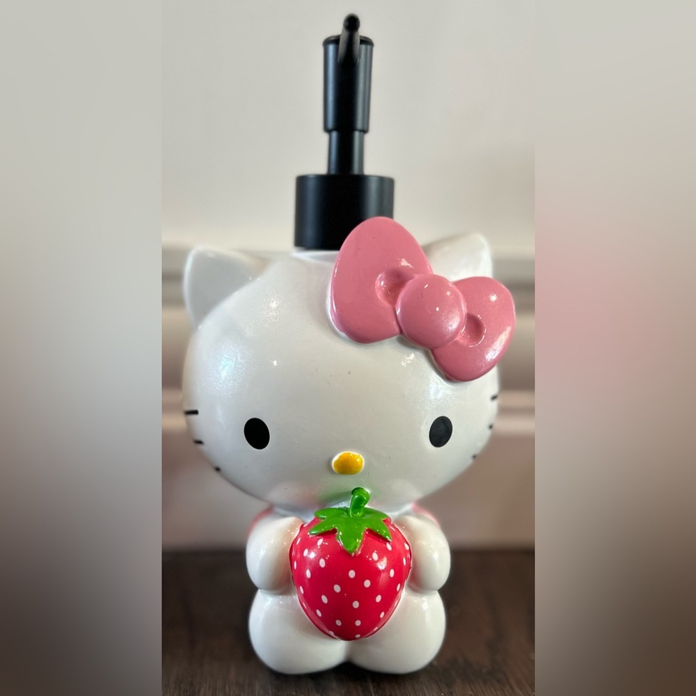 Hello Kitty Soap Dispenser NWT